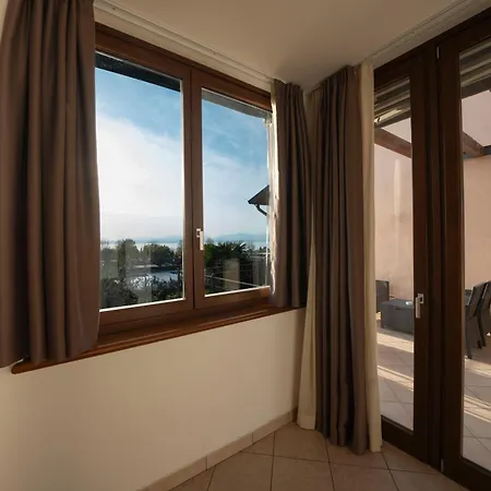 Vista Con Terrazza Apartmán