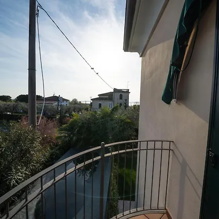 Vista Con Terrazza Apartmán *
