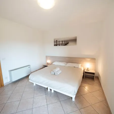 Vista Con Terrazza Апартаменты *