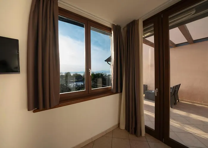 Vista Con Terrazza 公寓
