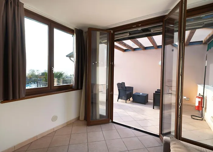 Vista Con Terrazza 公寓